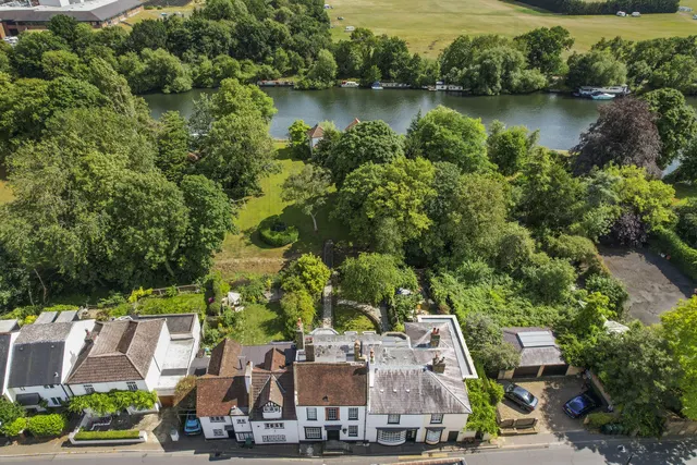 Thames Street, Sunbury-on-thames, TW16, photo 1