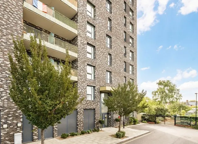 Stanley Road, Acton, W3, photo 1