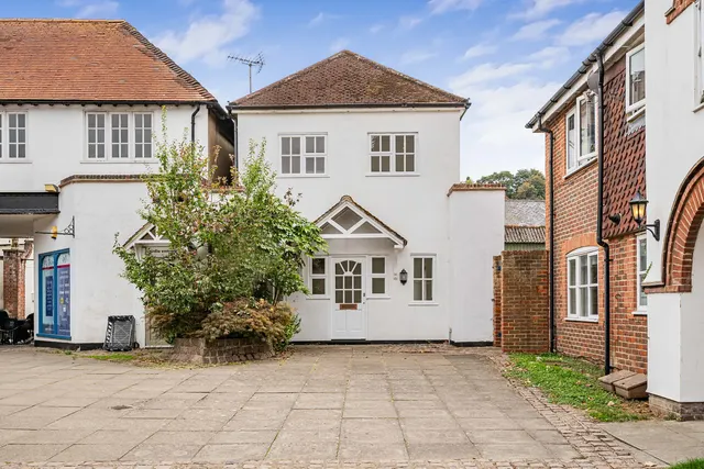 High Street, Godalming, GU7, photo 1