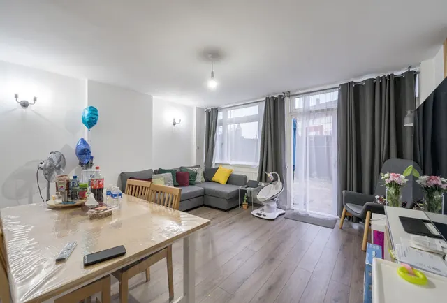 Photo 3 — Brookfields Avenue, Mitcham, CR4 4BT