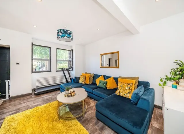 Photo 2 — Douglas Road, Surbiton, KT6