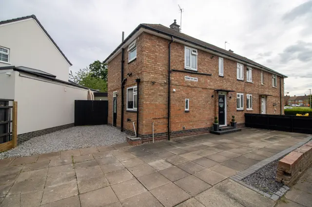Kirminton Gardens, Leicester, Leicester, LE5 2EN, photo 1