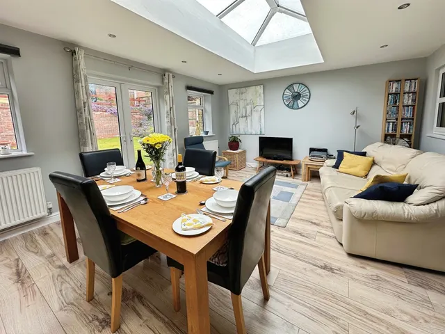 Redcar Close, Mansfield, NG18, photo 3