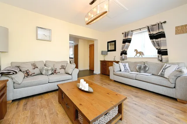 Hall Farm Road, Gayton, PE32, photo 3