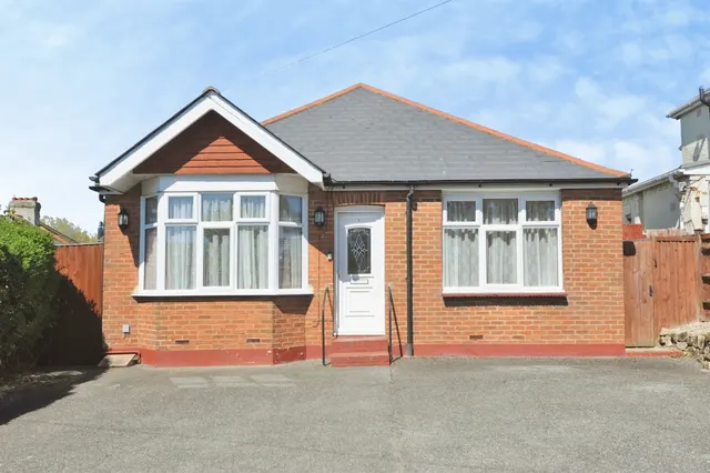 Ashbrook Road, St. Leonards-On-Sea, photo 1