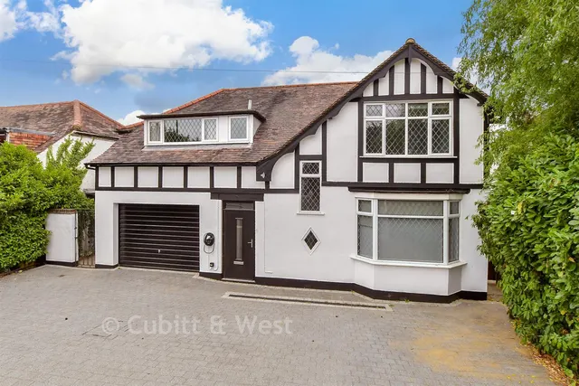 Coulsdon Road, Coulsdon, CR5, photo 1