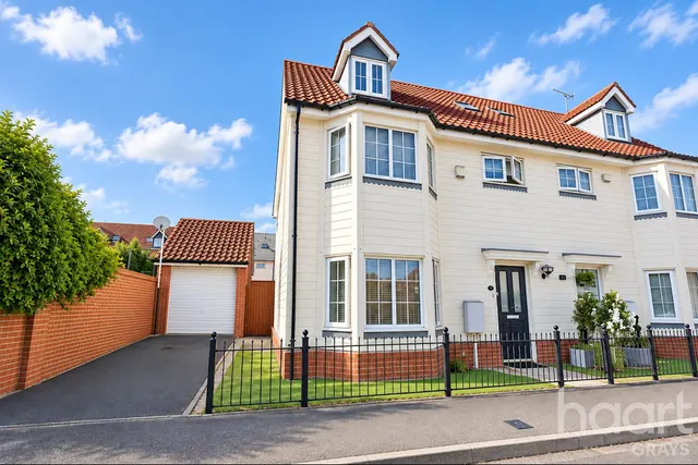 Founes Drive, Chafford Hundred, RM16, photo 1