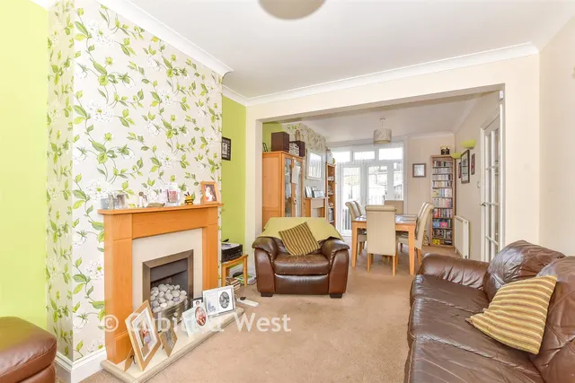 Selsey Avenue, Elson, PO12, photo 3