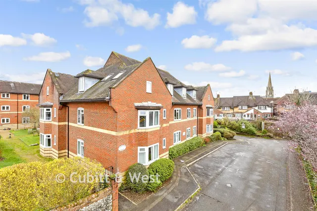 Station Road, Dorking, RH4, photo 1