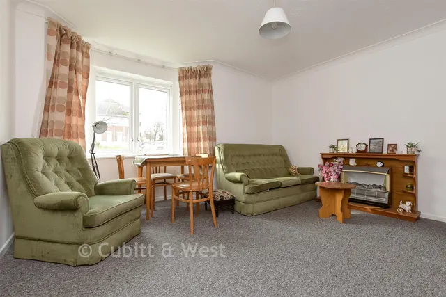 Station Road, Dorking, RH4, photo 3