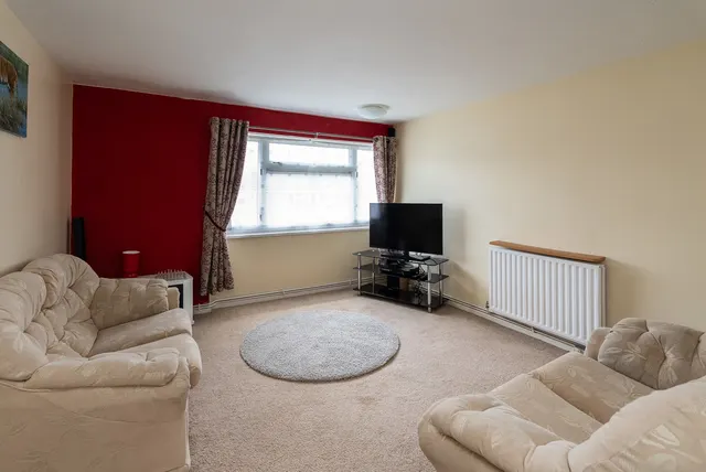 St. Johns Road, Westcott, RH4, photo 2