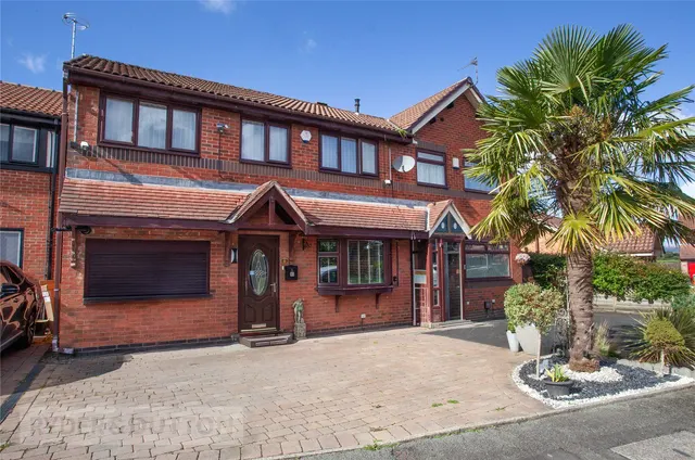 Bishop Marshall Way, Silver Birch, M24, photo 1