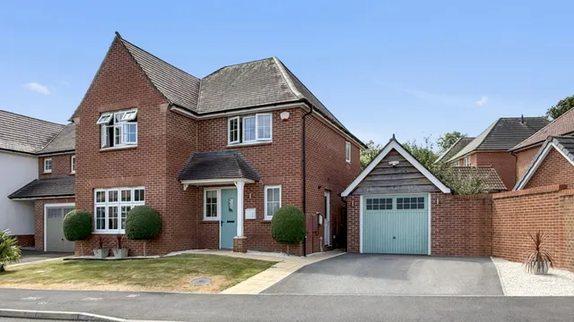St Andrews Road, Warminster, photo 1