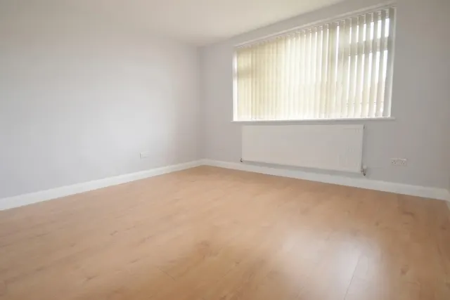 Ashfield Avenue, Feltham, photo 3