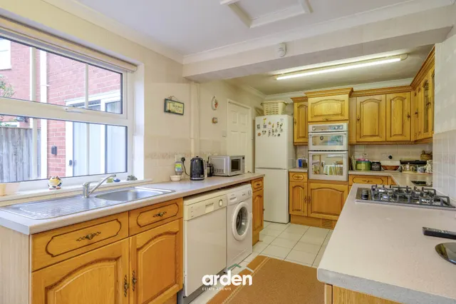 Lyall Gardens, Rednal, B45, photo 3