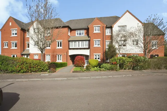 Curie Close, RUGBY, photo 1