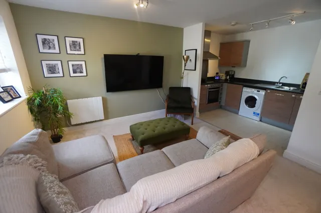 Freer Crescent, Aspen Court, HP13, photo 2