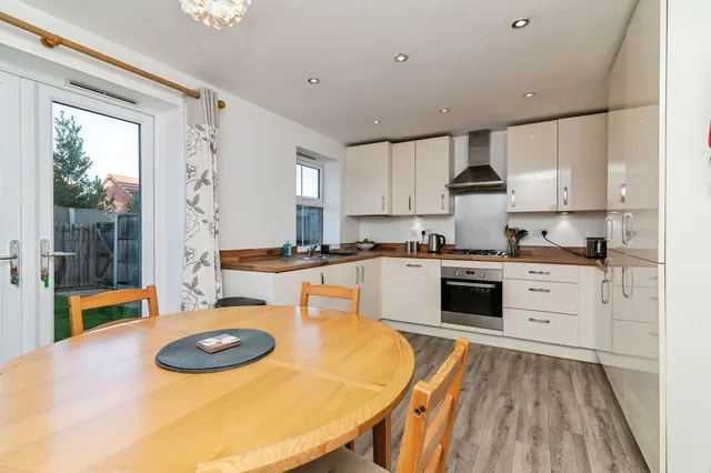 Mountain Ash Crescent, Edwalton, NG12, photo 3