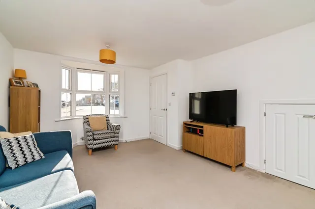 Mountain Ash Crescent, Edwalton, NG12, photo 2