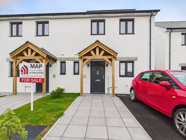Teg Lowarth Southgate Street, Redruth, photo 1