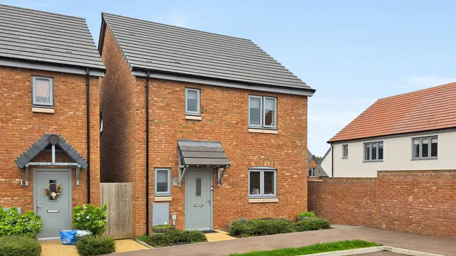 Severn Bore Close, Newnham-on-Severn, GL14, photo 1