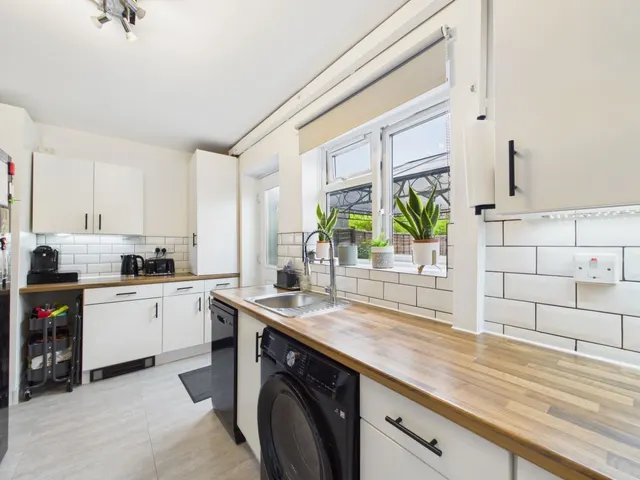 Brixham Road, Reading, RG2, photo 3
