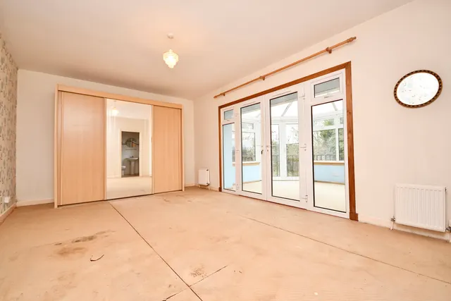Photo 2 — Oaks Meadow, Old Glasgow Road, Kilwinning, KA13 7QJ