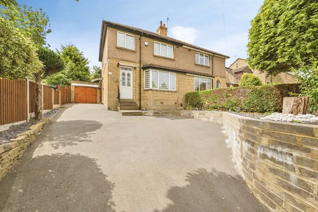 Wood Lane, Huddersfield, HD4, photo 1