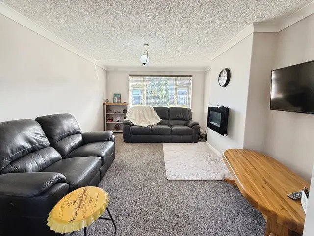 Dore Avenue, North Hykeham, LN6, photo 2