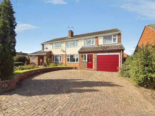 Dore Avenue, North Hykeham, LN6, photo 1