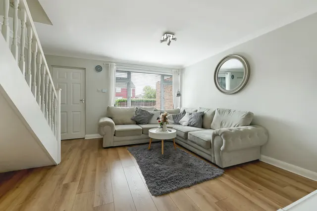 The Spinney, Horley, RH6, photo 3