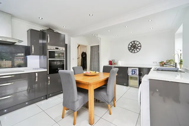 Cross Gates Avenue, Leeds, LS15, photo 3