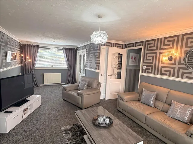 Maclean Square, Glasgow, G51, photo 2