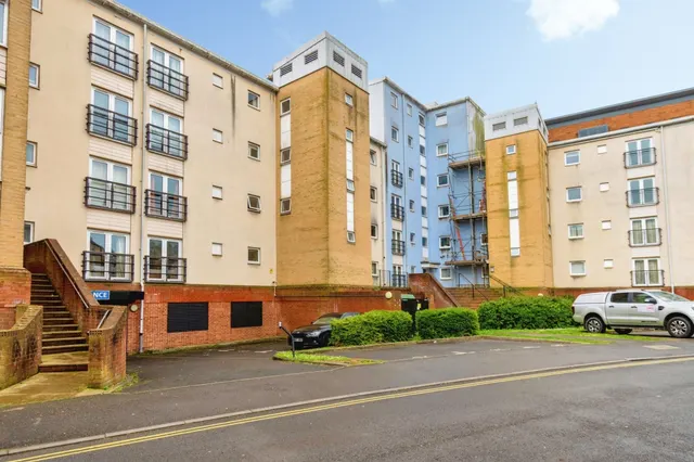 White Star Place, Southampton, photo 1