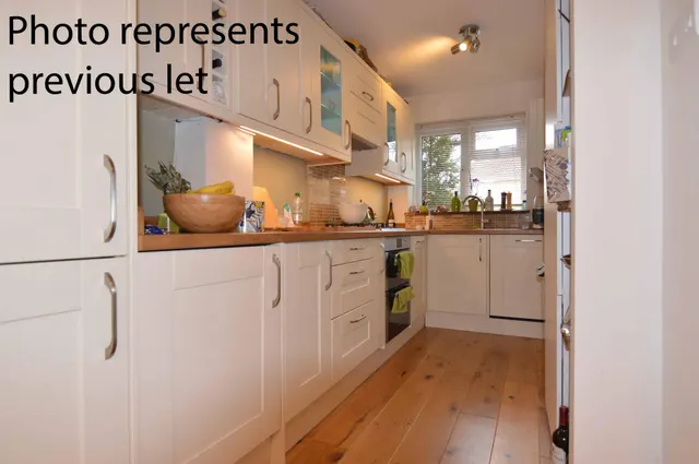 Owl Close, Woosehill, RG41, photo 3