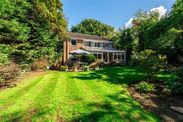 Mears Ashby Road, Earls Barton, NN6, photo 1