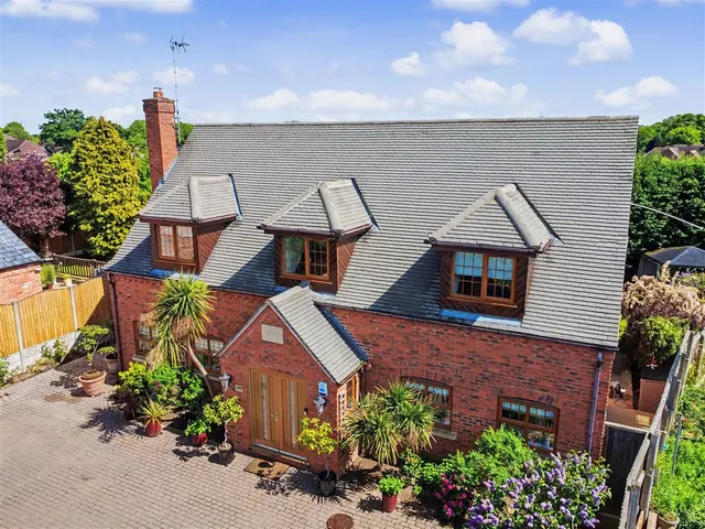 High Road, Chilwell, NG9, photo 1