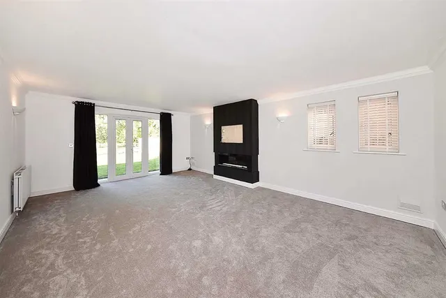 Redshank Drive, Tytherington, SK10, photo 2