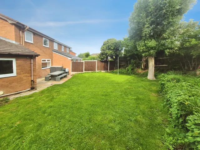 Griffiths Close, Wirral, CH49, photo 3