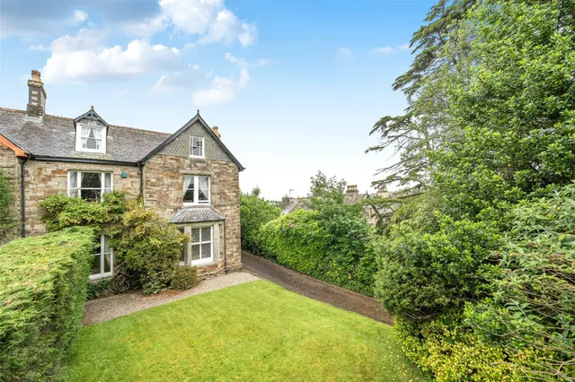 St. Nicholas Street, Bodmin, PL31, photo 1