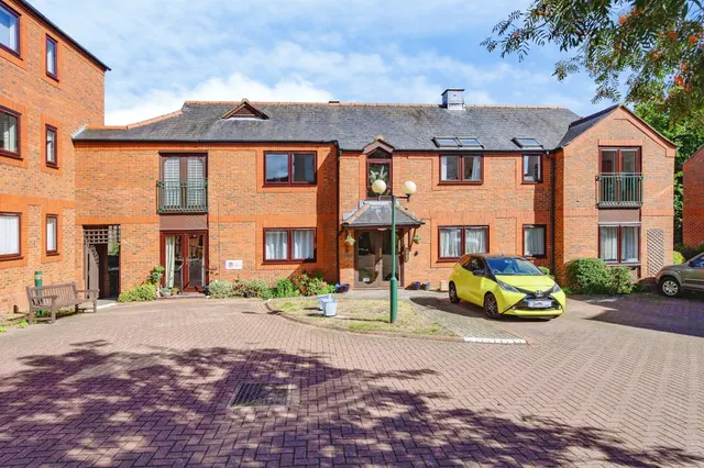 Saddlers Walk, Kings Langley, WD4, photo 1