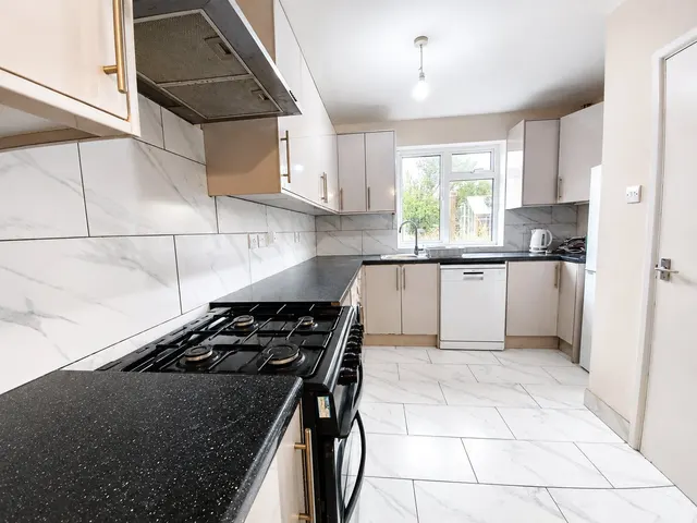 Photo 2 — Warren Crescent, Headington, OX3 7NG