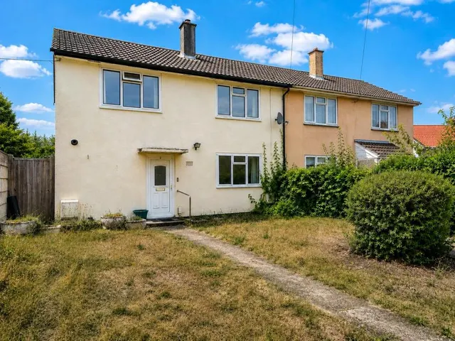 Warren Crescent, Headington, OX3, photo 1