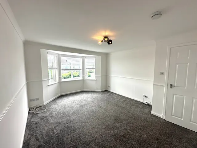 Photo 2 — Muirhead Avenue, Falkirk