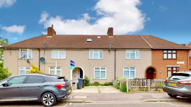 Campsey Road, Dagenham, RM9, photo 1