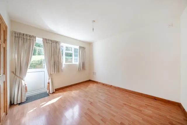 Desborough Avenue, High Wycombe, HP11, photo 3