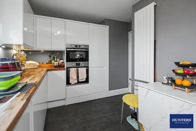 Photo 3 — Lichfield Mount, Bradford, BD2 1NX