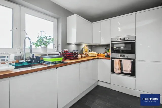 Photo 2 — Lichfield Mount, Bradford, BD2 1NX