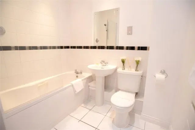 Manchester Road, London, E14, photo 2