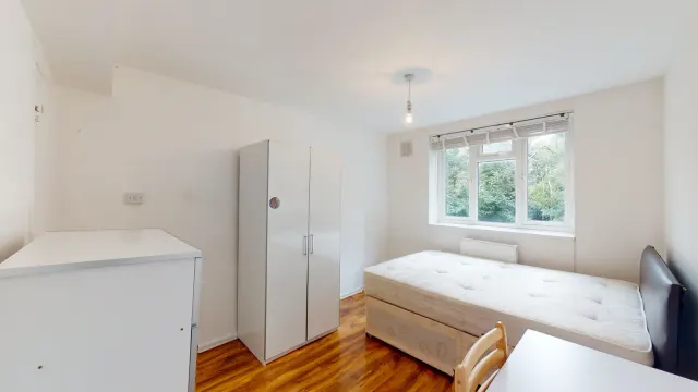 Manchester Road, London, E14, photo 1